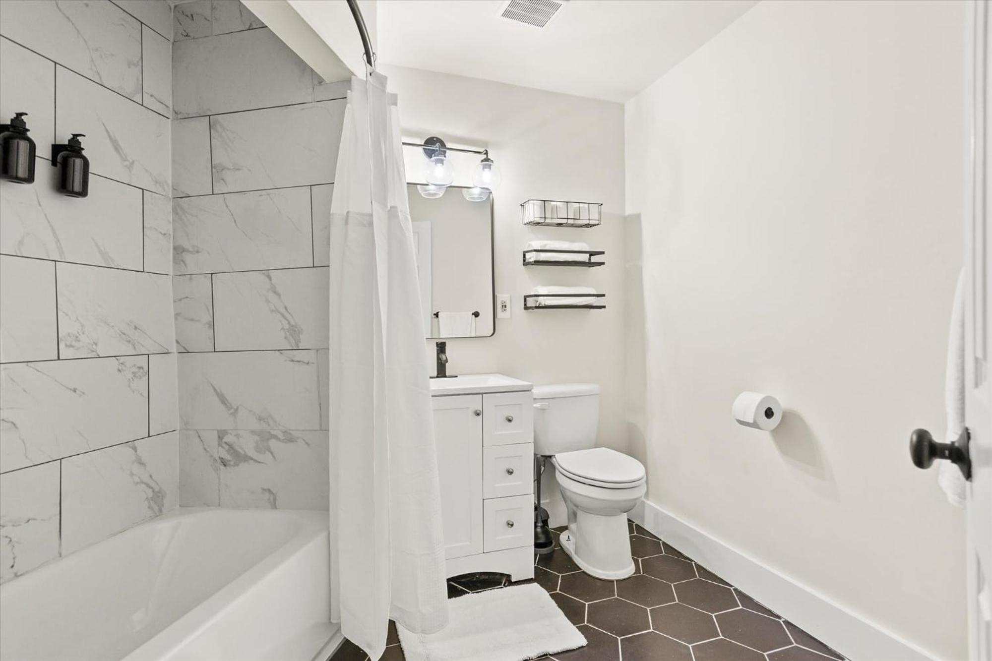 Modern Studio Apartment Near Merrimack Park Huntsville Exterior foto
