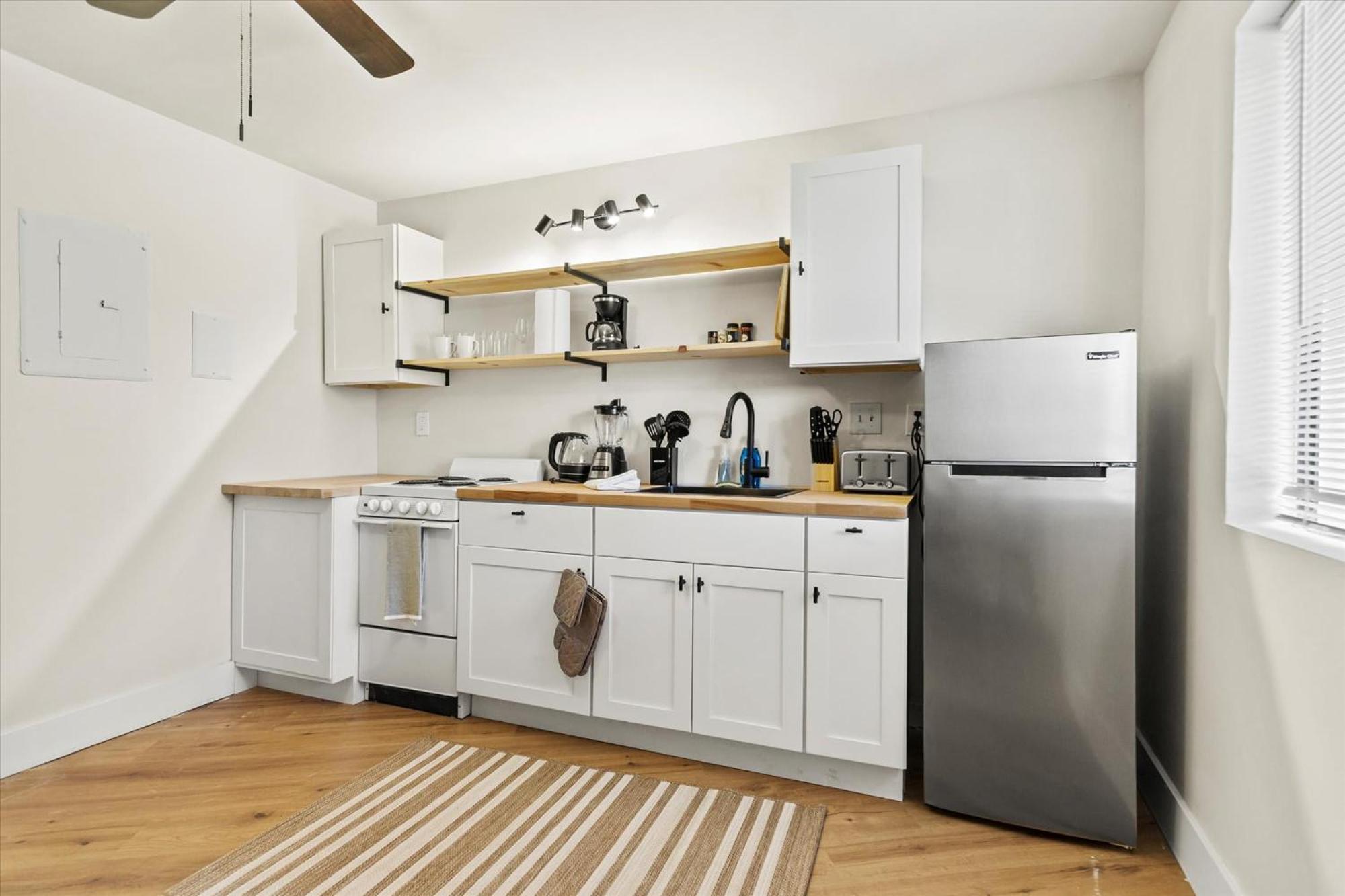 Modern Studio Apartment Near Merrimack Park Huntsville Exterior foto