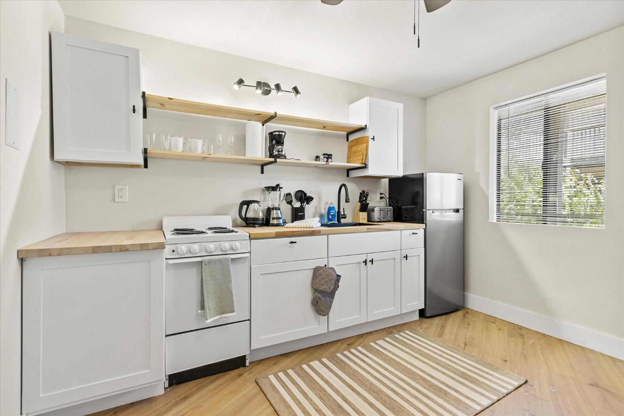 Modern Studio Apartment Near Merrimack Park Huntsville Exterior foto